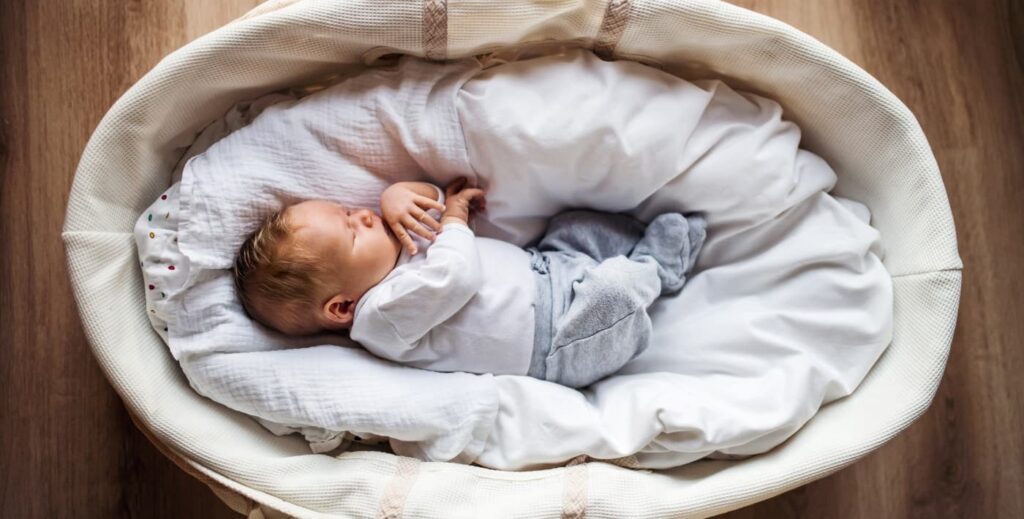 Una opción para los primeros días de tu bebé: un Moisés.